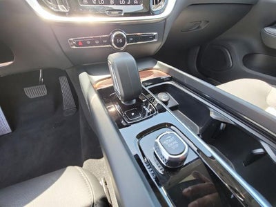 2025 Volvo V60 Cross Country Plus