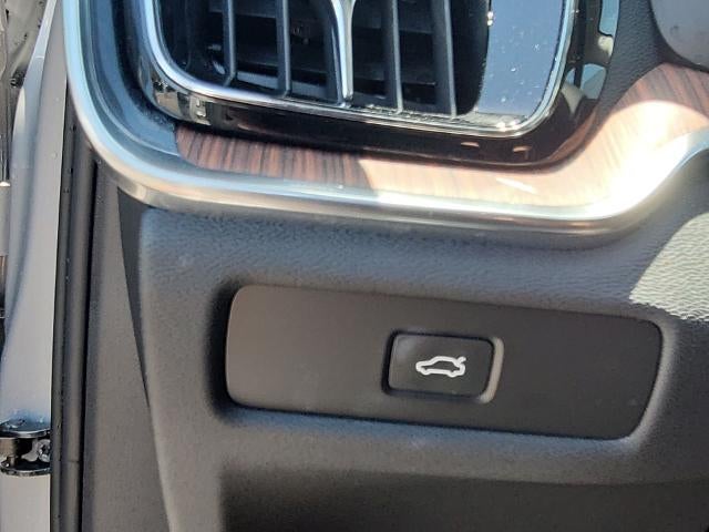 2025 Volvo V60 Cross Country Plus