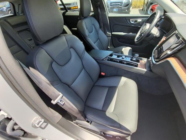 2025 Volvo V60 Cross Country Plus
