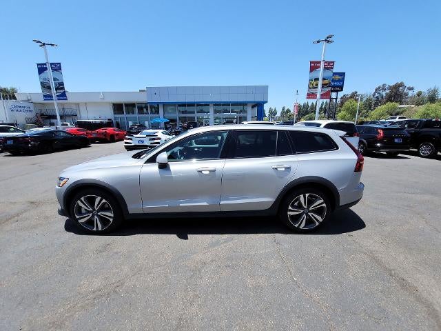 2025 Volvo V60 Cross Country Plus