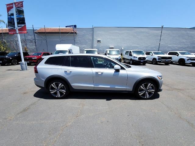 2025 Volvo V60 Cross Country Plus