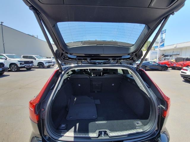 2025 Volvo V60 Cross Country Plus