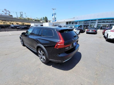 2025 Volvo V60 Cross Country Plus
