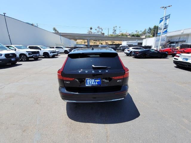 2025 Volvo V60 Cross Country Plus