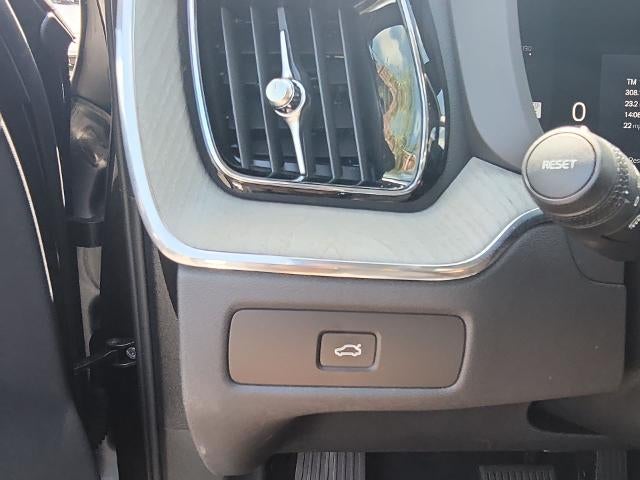 2025 Volvo XC60 Plus