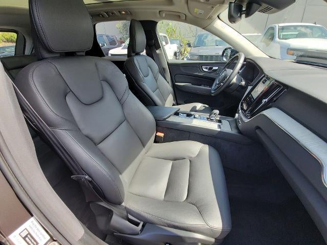 2025 Volvo XC60 Plus