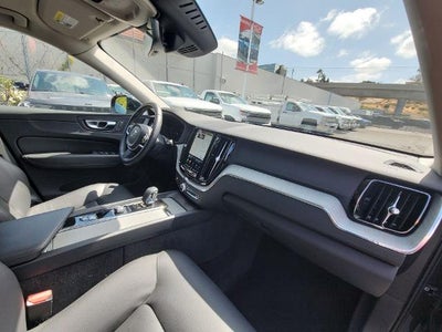 2025 Volvo XC60 Plus
