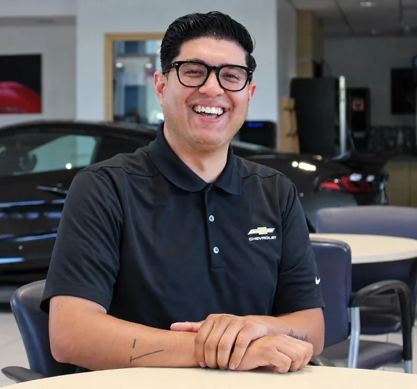 Joey Gamboa, asesor de ventas en Bob Stall Chevrolet